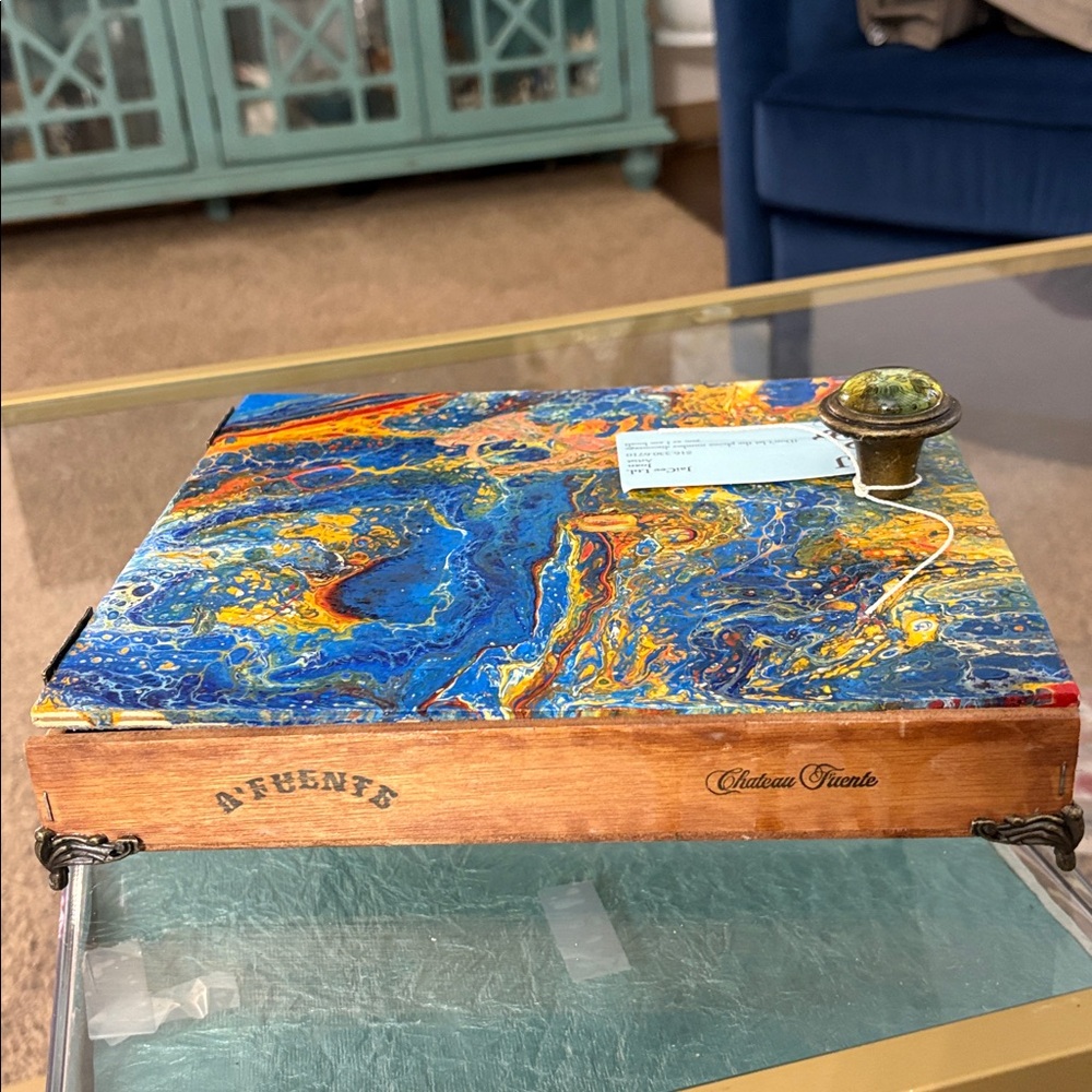 Vintage upcycled Cigar Box - Picture 6 of 8